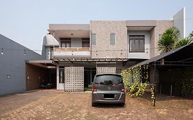 Capital O 91140 Ayodya Kebon Jeruk